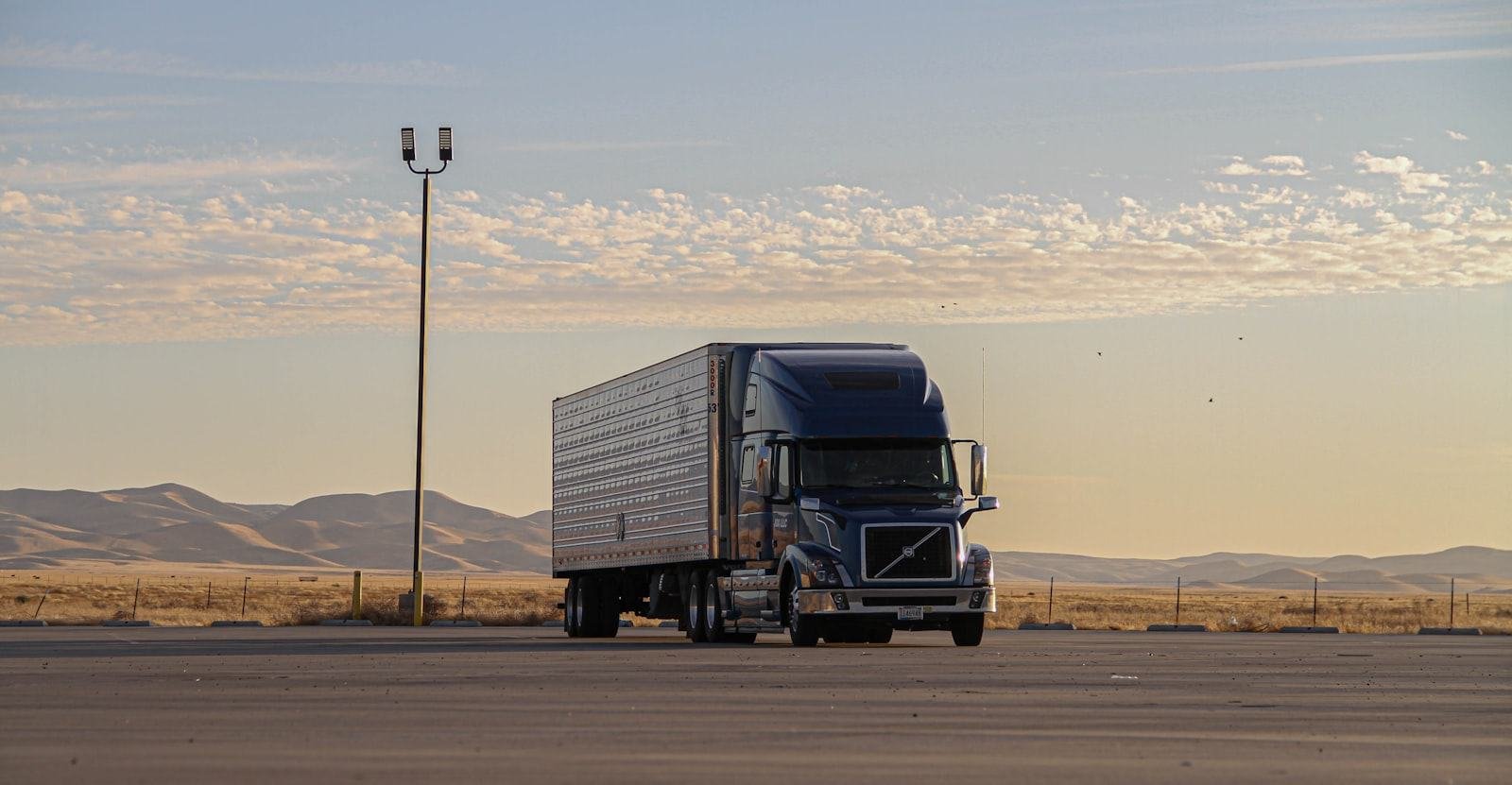 Straight Truck with Liftgate
